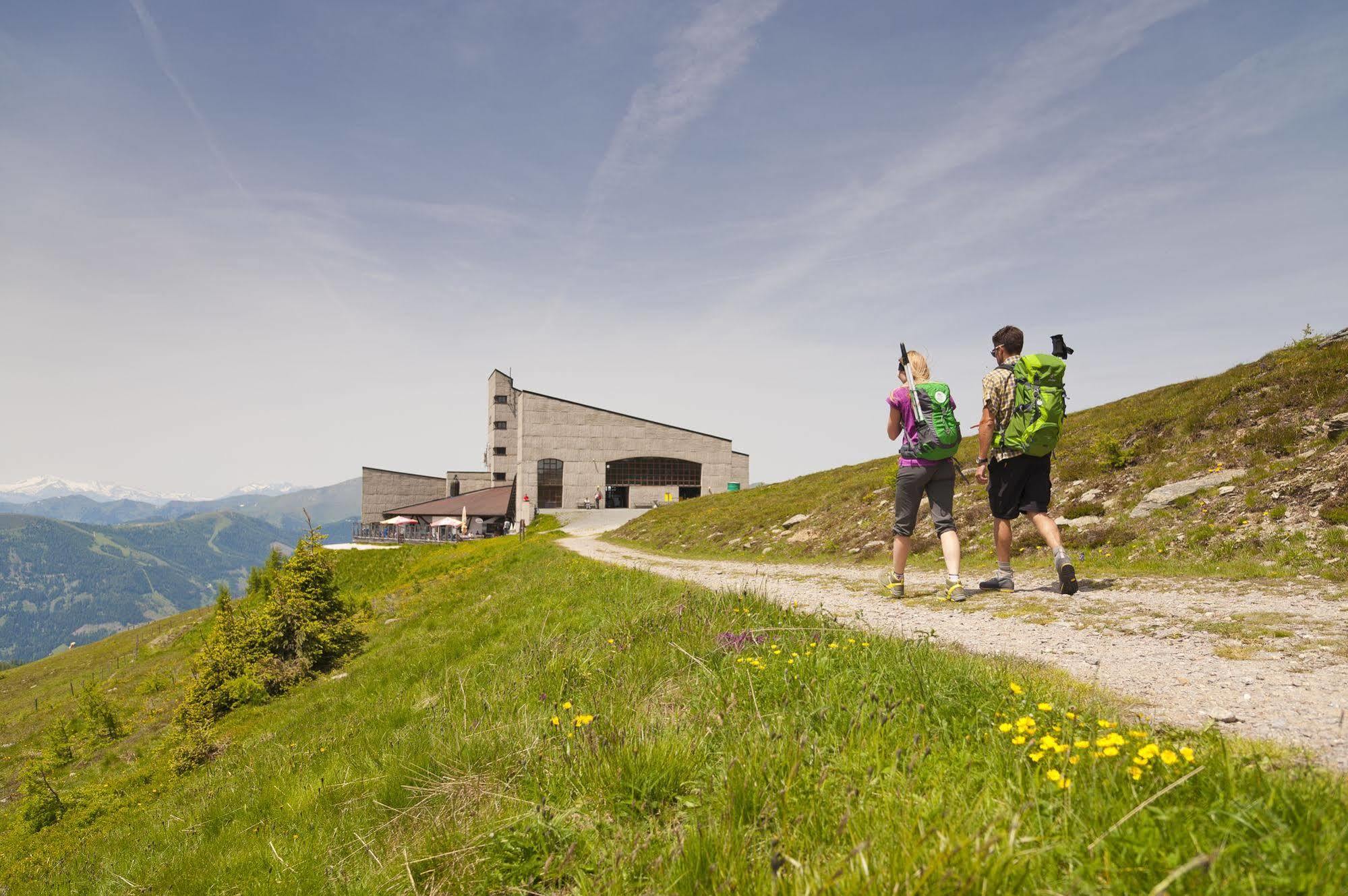 Hotel Sonnalm - Spa,idyll,dining 4*